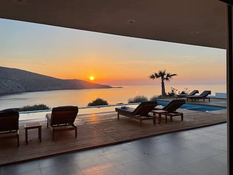 Villa ZEPHYROS with Private Pool