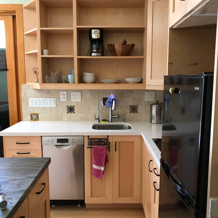 New Sunny Studio W Full Kitchen - Mill Valley, CA
