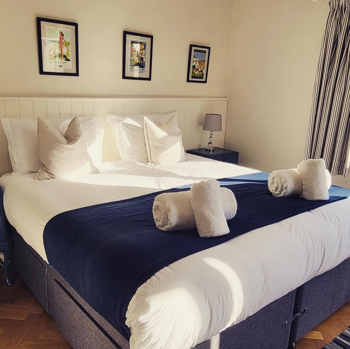 เตียงเสริมในห้องนอนด้านข้างสามารถเปลี่ยนเป็นเตียงเดี่ยวได้ 2 เตียง - นอกจากนี้ยังมีเตียงรถบรรทุกที่สามารถดึงออกมาได้