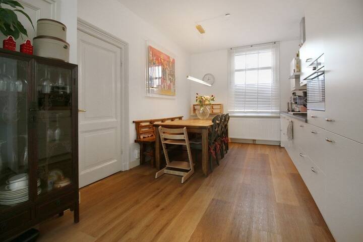 Luxury family villa in central Amsterdam gallery image 3