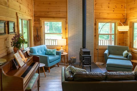 Vireo Cabin at Driftless Creek