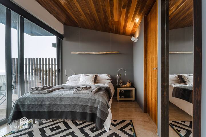 Quaint & Chic Seaside Villa | Seixo Beach gallery image 3