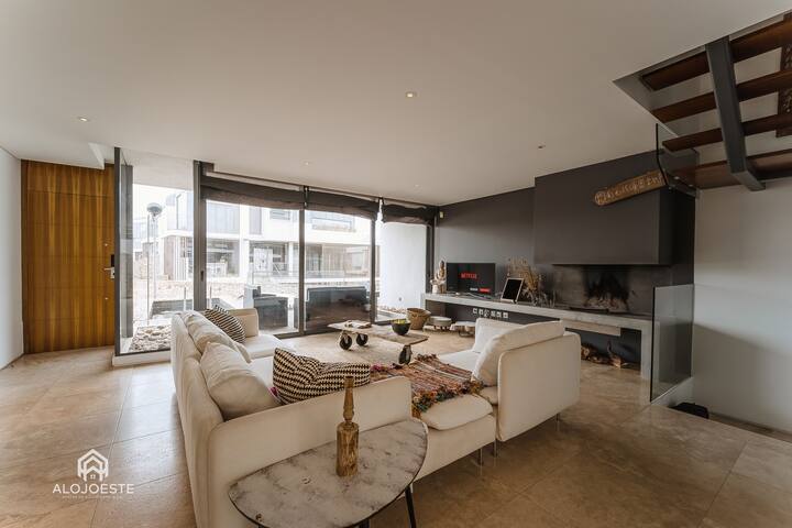 Quaint & Chic Seaside Villa | Seixo Beach gallery image 2