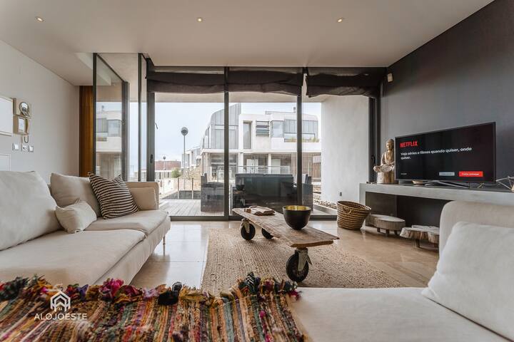 Quaint & Chic Seaside Villa | Seixo Beach gallery image 4