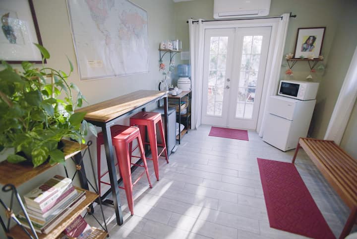 Condor Suite With Peaceful Garden Courtyard - Phoenix, AZ
