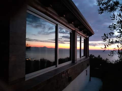 Top performing Airbnb: VILLA ANNA in Castellabate
