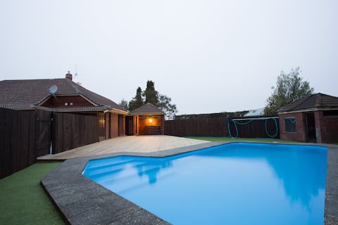 Gran casa privada de 5 dormitorios con piscina