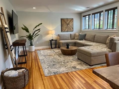 Old Town Loft Modern Oasis In Downtown Winchester
