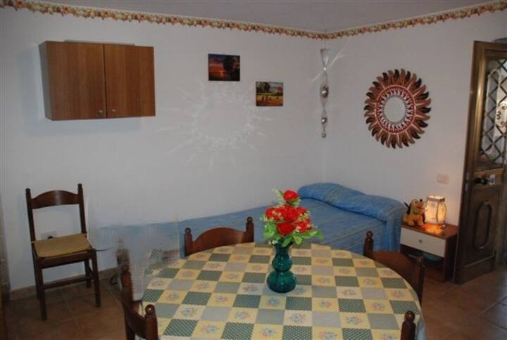 Кауч на спуштање 1 и пол во кујна