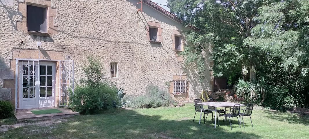 Can Torrelles, Rural Farmhouse in Riudarenes