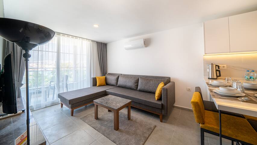 Midpoint Suites managed Airbnb listing 1