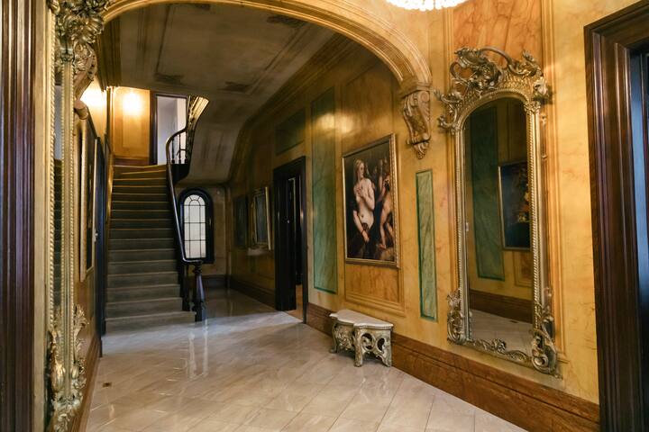 Beautifully restored Clifden Manor gallery image 2