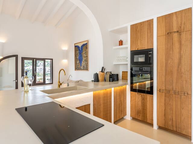 Villa sobre la playa de Cala Morell, Menorca gallery image 5