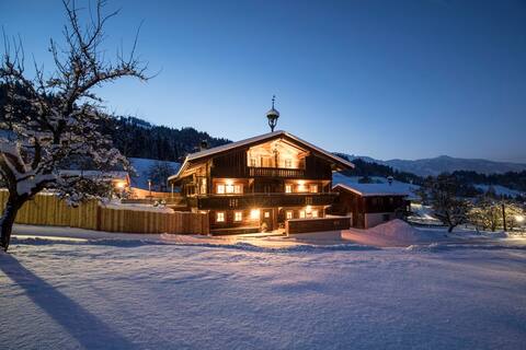 Chalet with sauna, jacuzzi and large garden
