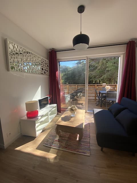 Top Airbnb: ¤Art Deco apartment: forest, ocean... quiet in Saint Jean De Monts