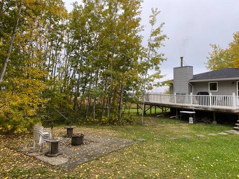 Cheerful 3 Bedroom Cottage with  Fireplace.