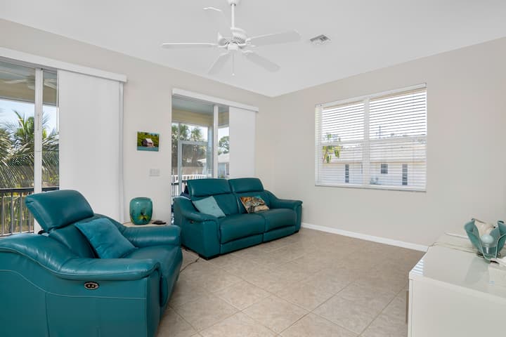 Coastal Retreat Near Bonita Beach - Bonita Springs, FL