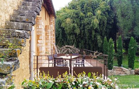 Charming cottage on the heights of Bruniquel