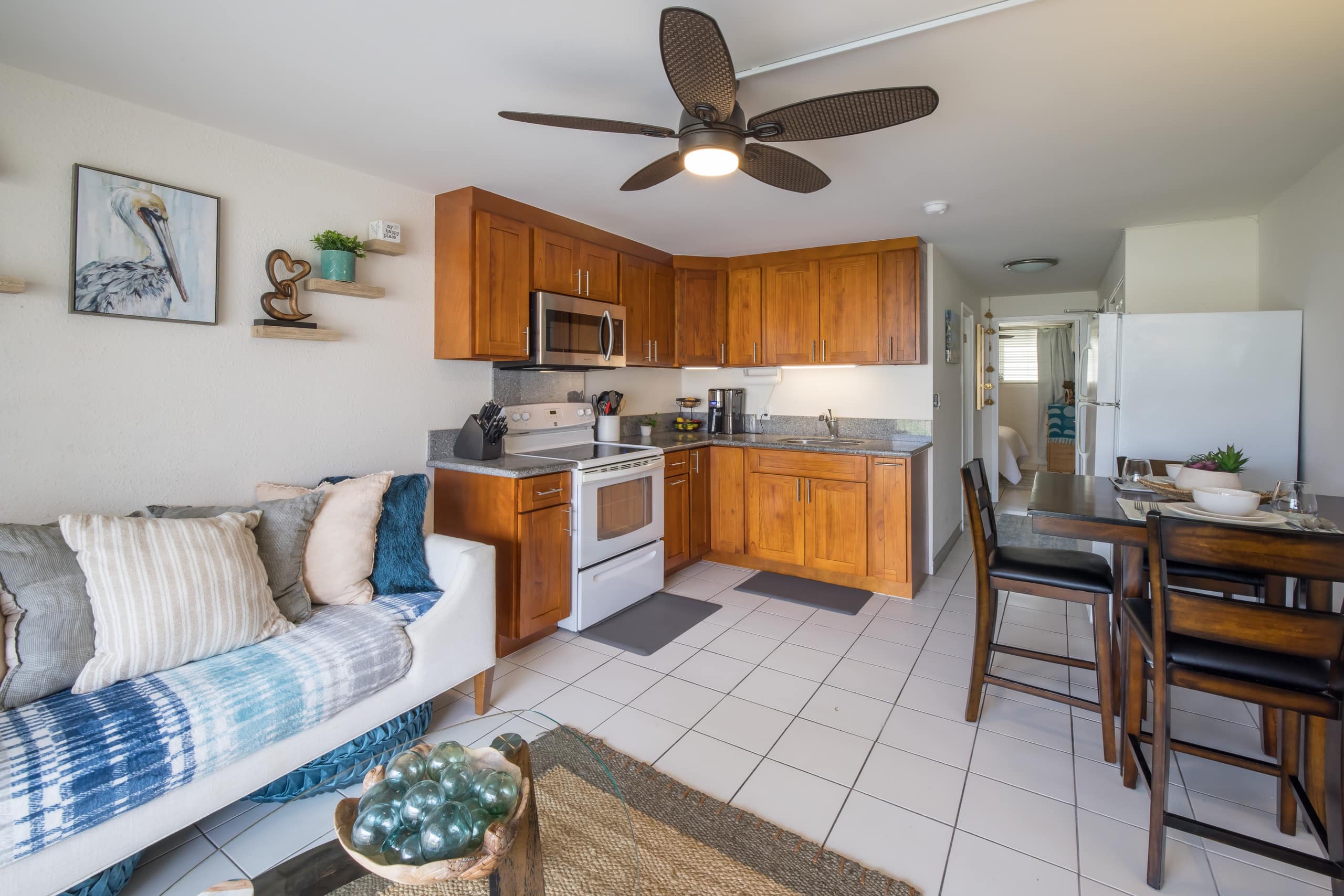 1/1 Condo w/lanai 7min walk to beach 24/7security - Image 4