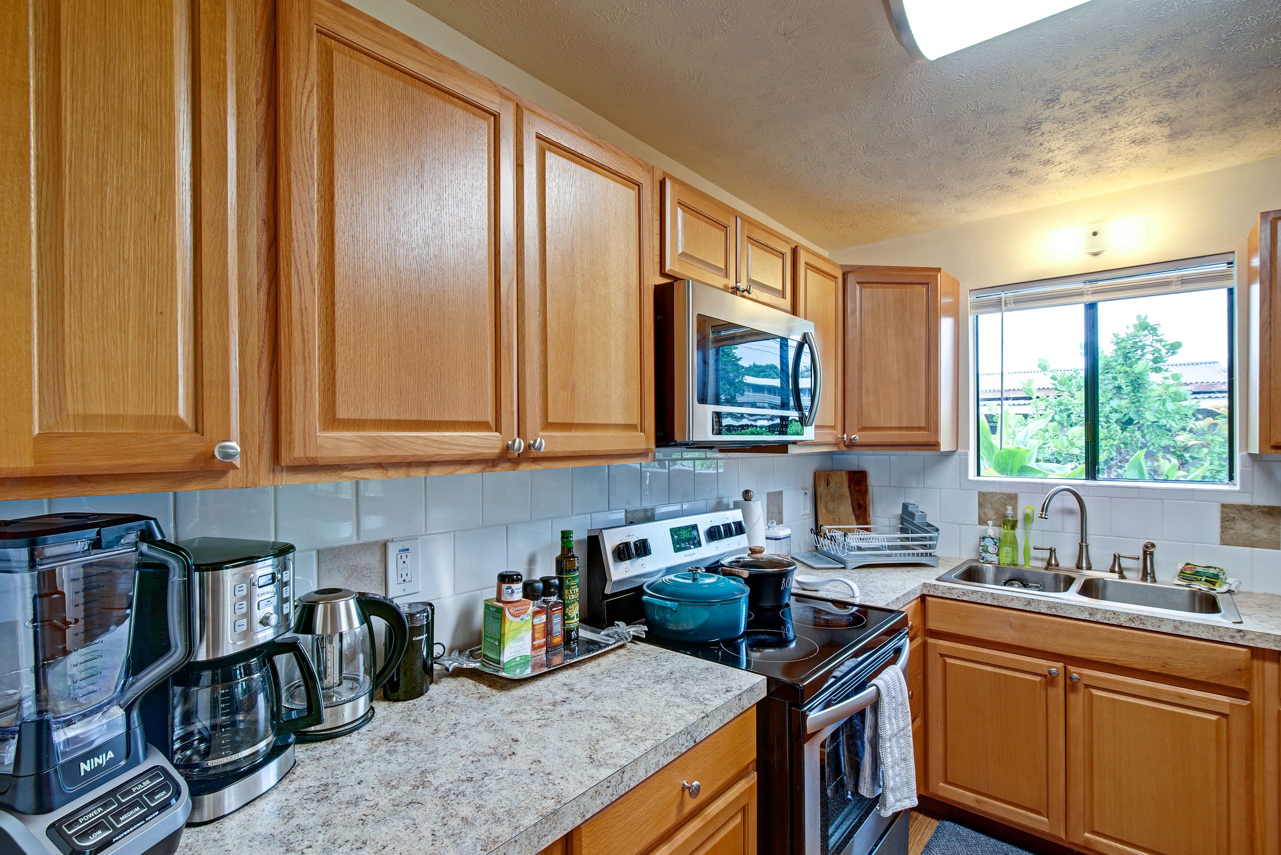 Home in Hilo · ★4.94 · 3 bedrooms · 3 beds · 2 private baths - Image 17