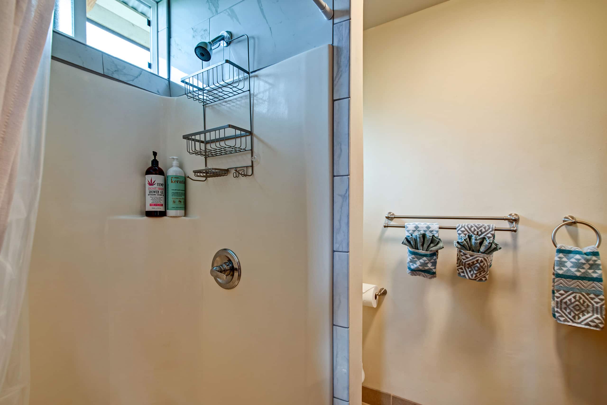 Home in Hilo · ★4.94 · 3 bedrooms · 3 beds · 2 private baths - Image 34