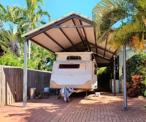 Spacious family friendly oasis-walk to Cable Beach