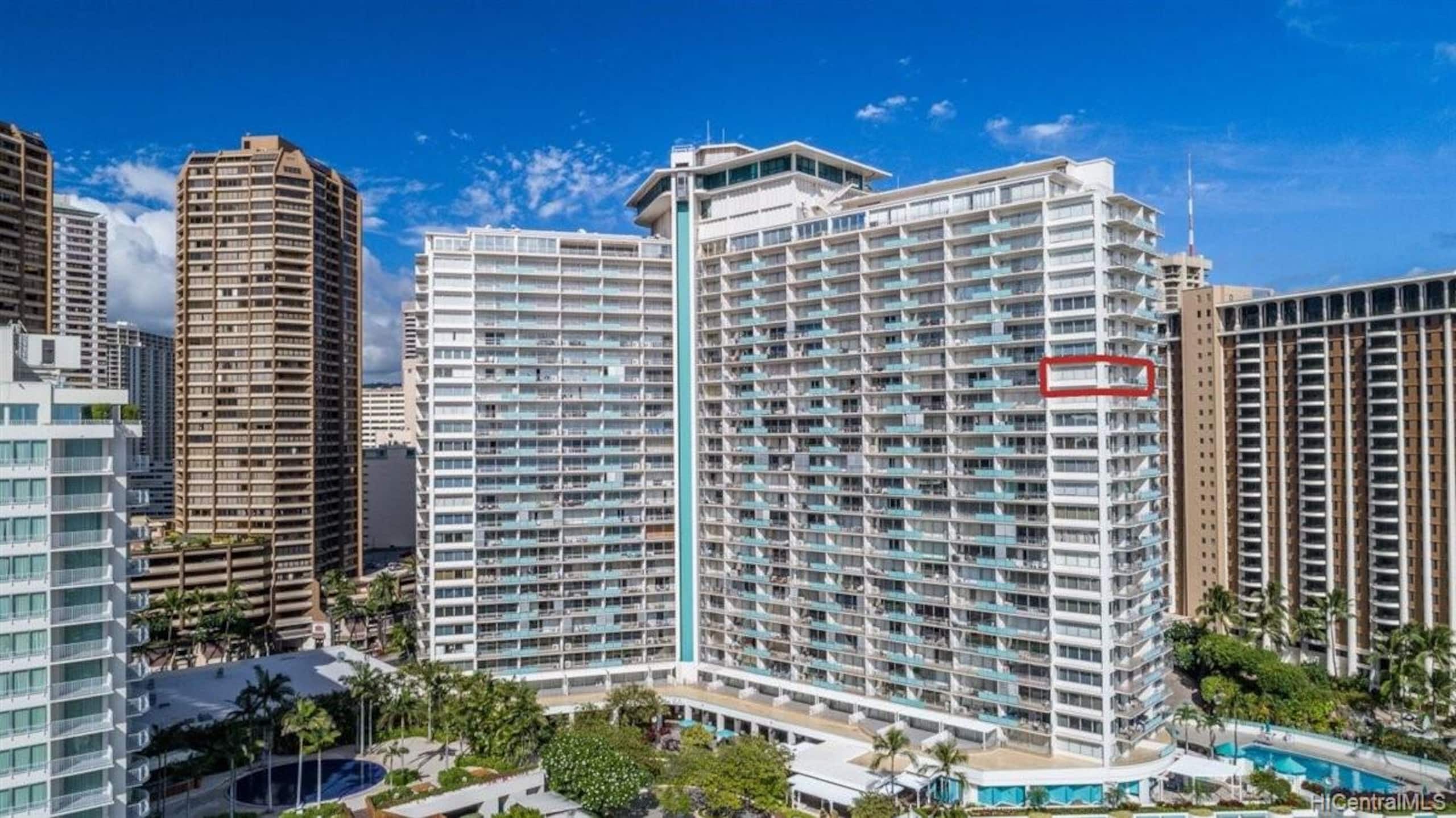 Condo in Honolulu · ★4.7 · 2 bedrooms · 4 beds · 2 baths - Image 23