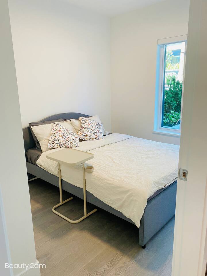 Спалня с двойно легло queen size 