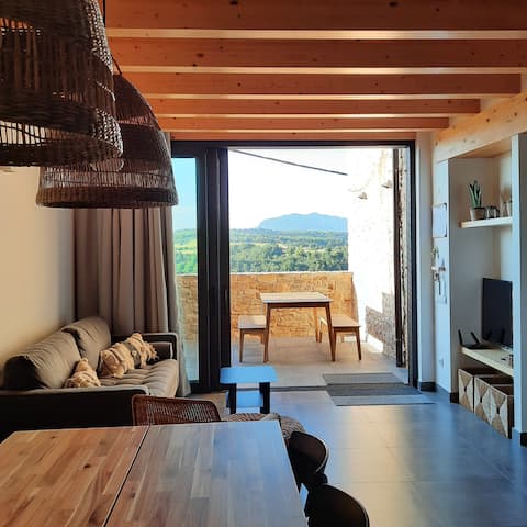 Anuncio de Airbnb popular: Squirrel's Corral - Basturs en Lleida