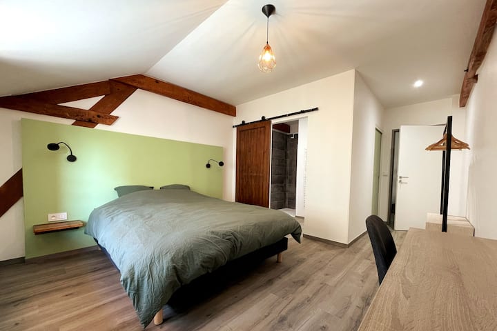 Ალპსი საძინებელი მაღლა 23მ2, ტუალეტი და ცალკე სააბაზანო