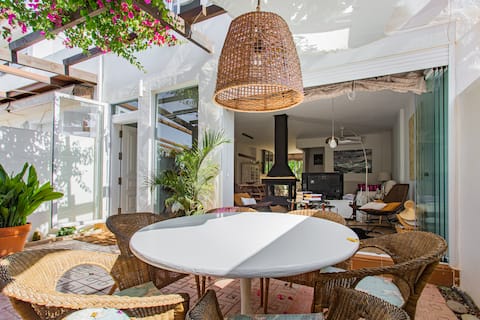 Anuncio de Airbnb popular: Charming Home en Cartagena