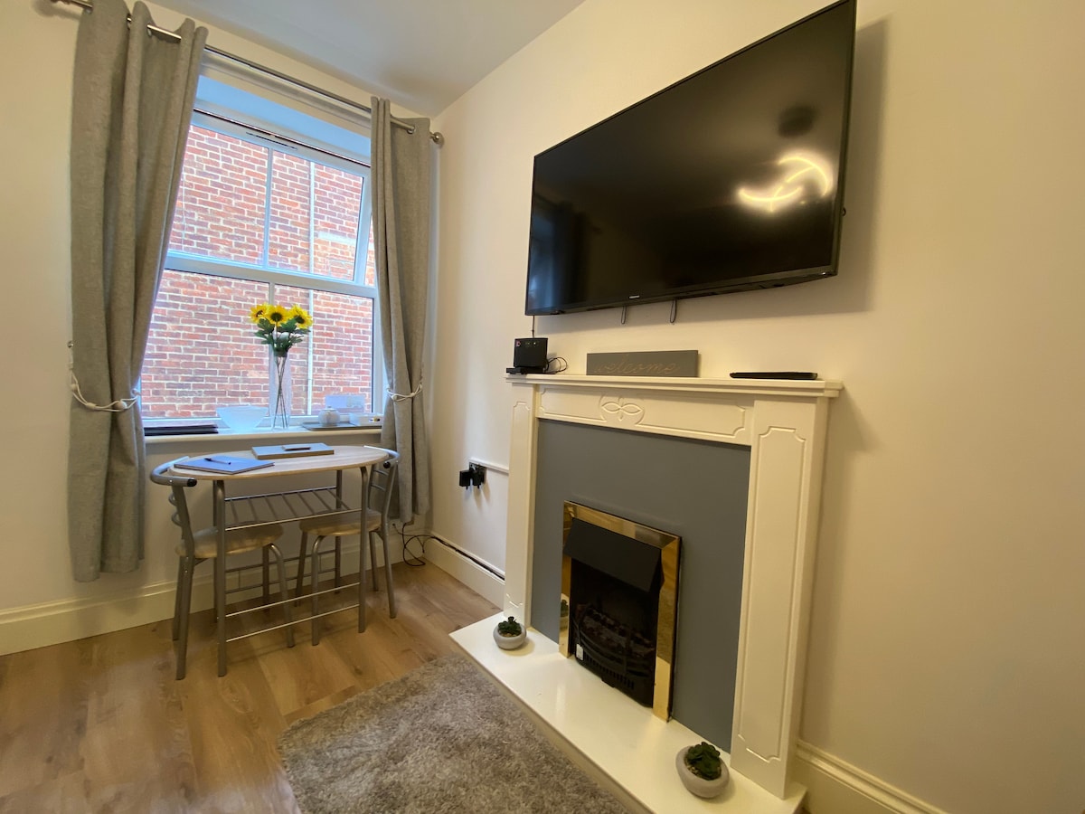 Hidden Gem Cottage, Driffield Houses for Rent in Driffield, England, United Kingdom Airbnb