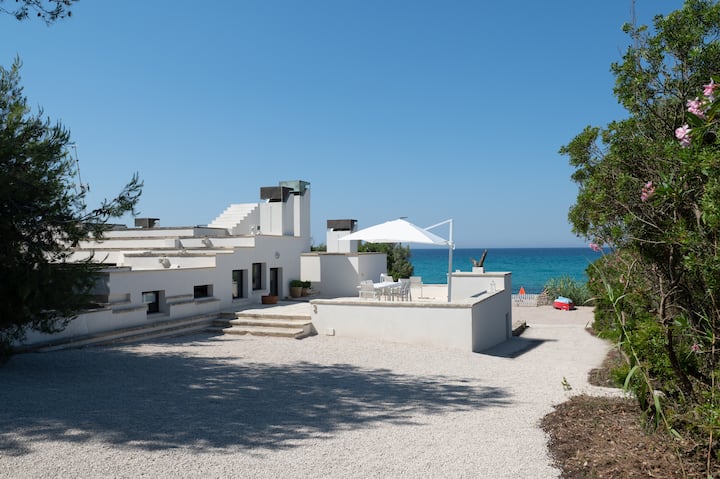 The White Salmon, a dream 30 steps from the sea