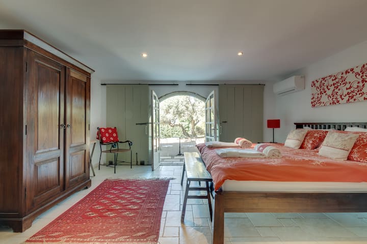 West Suite