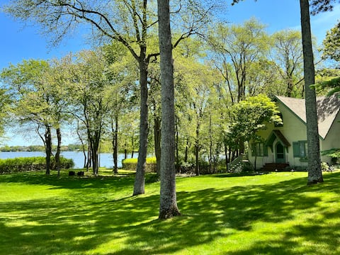 Top performing Airbnb: Head of Pond House - Waterfront Cottage in Water Mill