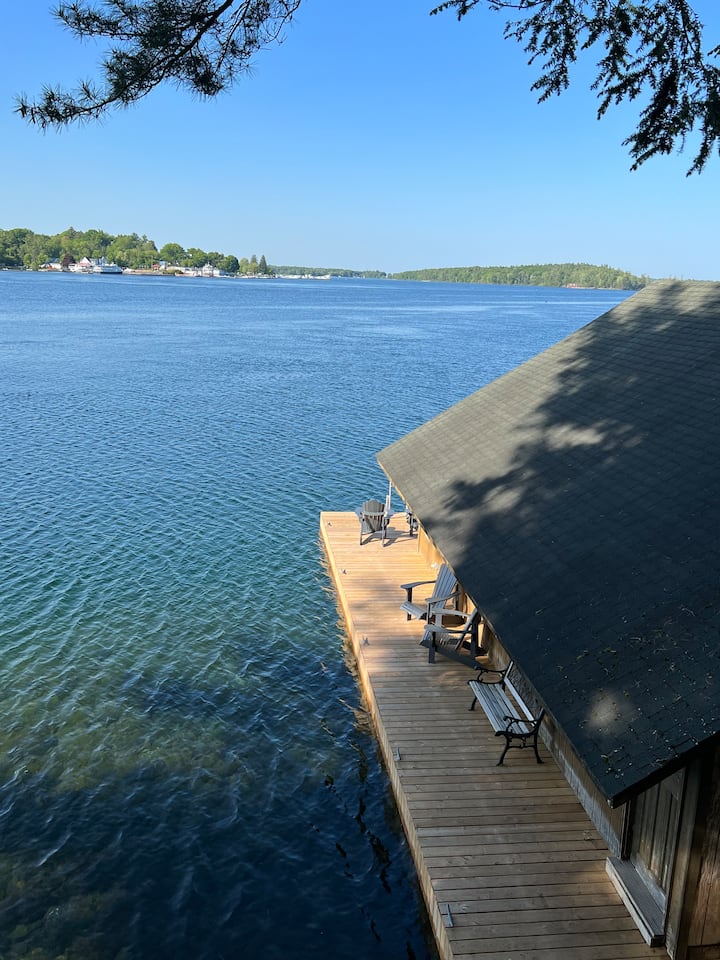 Incredible 1000 Islands Cottage! Cottages for Rent in Leeds and the