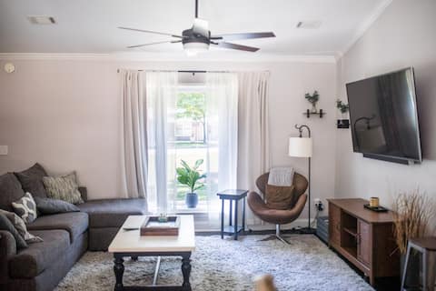 Beautiful Modern Farm House 3-Bedroom Home