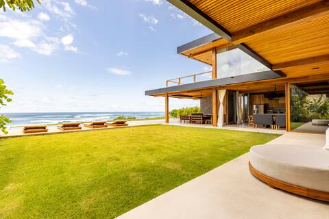 Luxury Beach Front Villa "Playa Negra Retreat"