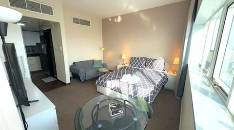 Economy Beachfront Studio Apt with Sea View