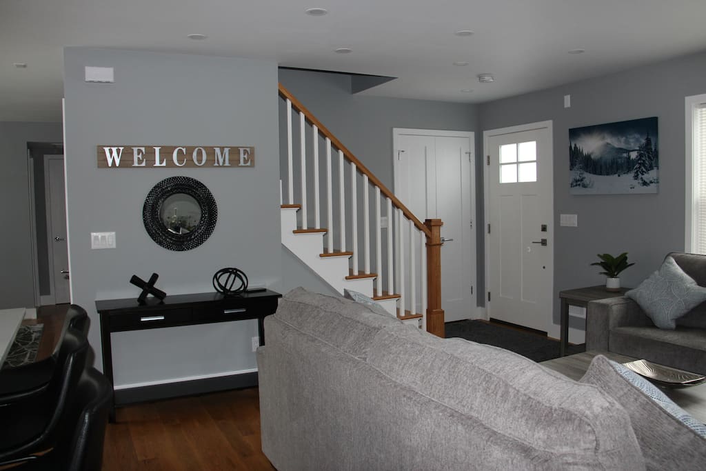 Airbnb Lovely 4 Bedroom cozy home