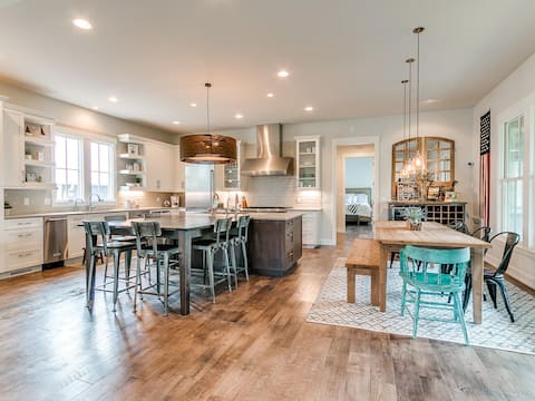 Centrally Located! Large Entertainment Areas!