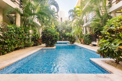 BEST LOCATION!  - 100mbps WIFI - Pool Front.