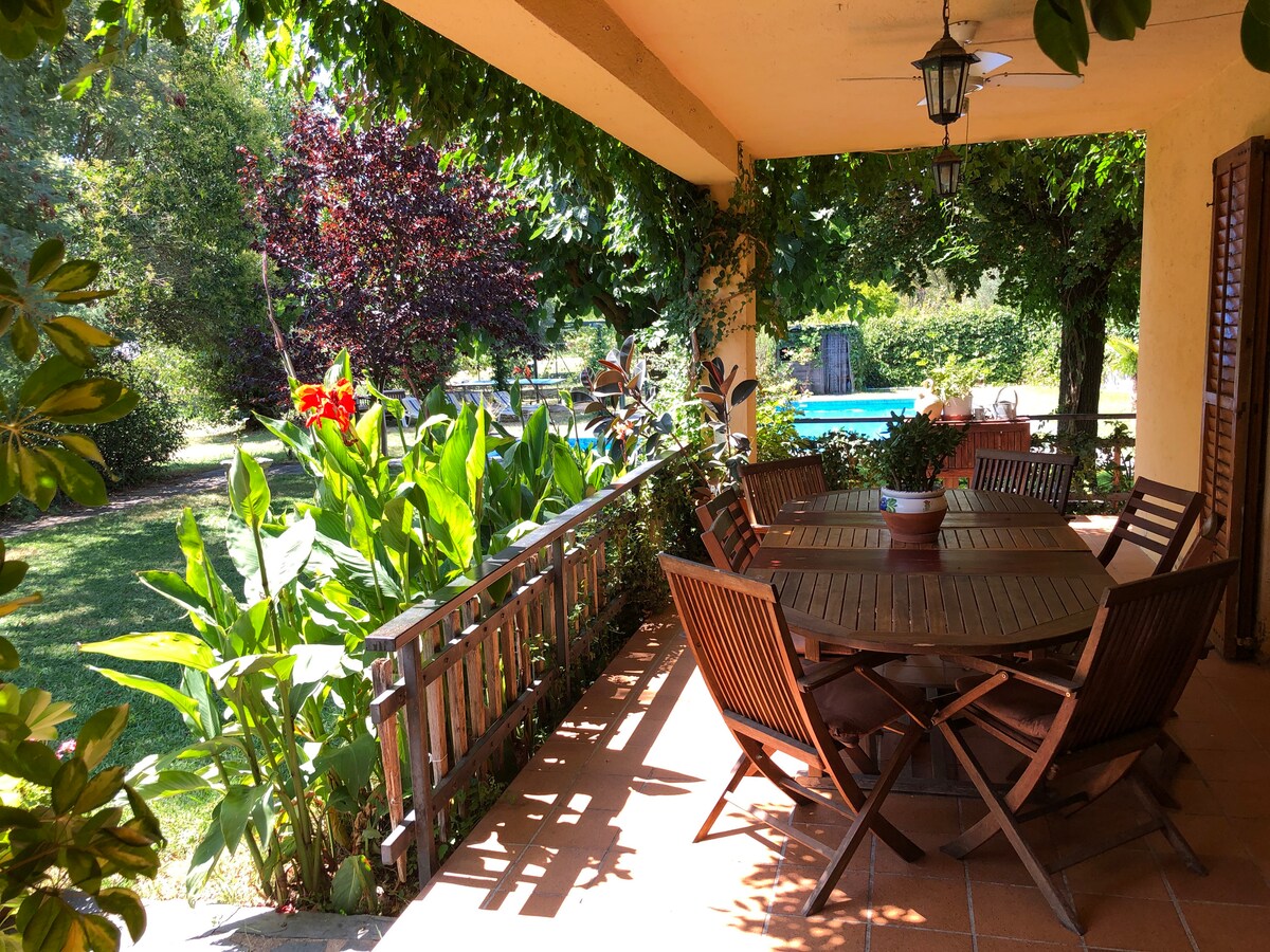 Cal Cesc Breda. House for family Holidays Houses for Rent in Breda