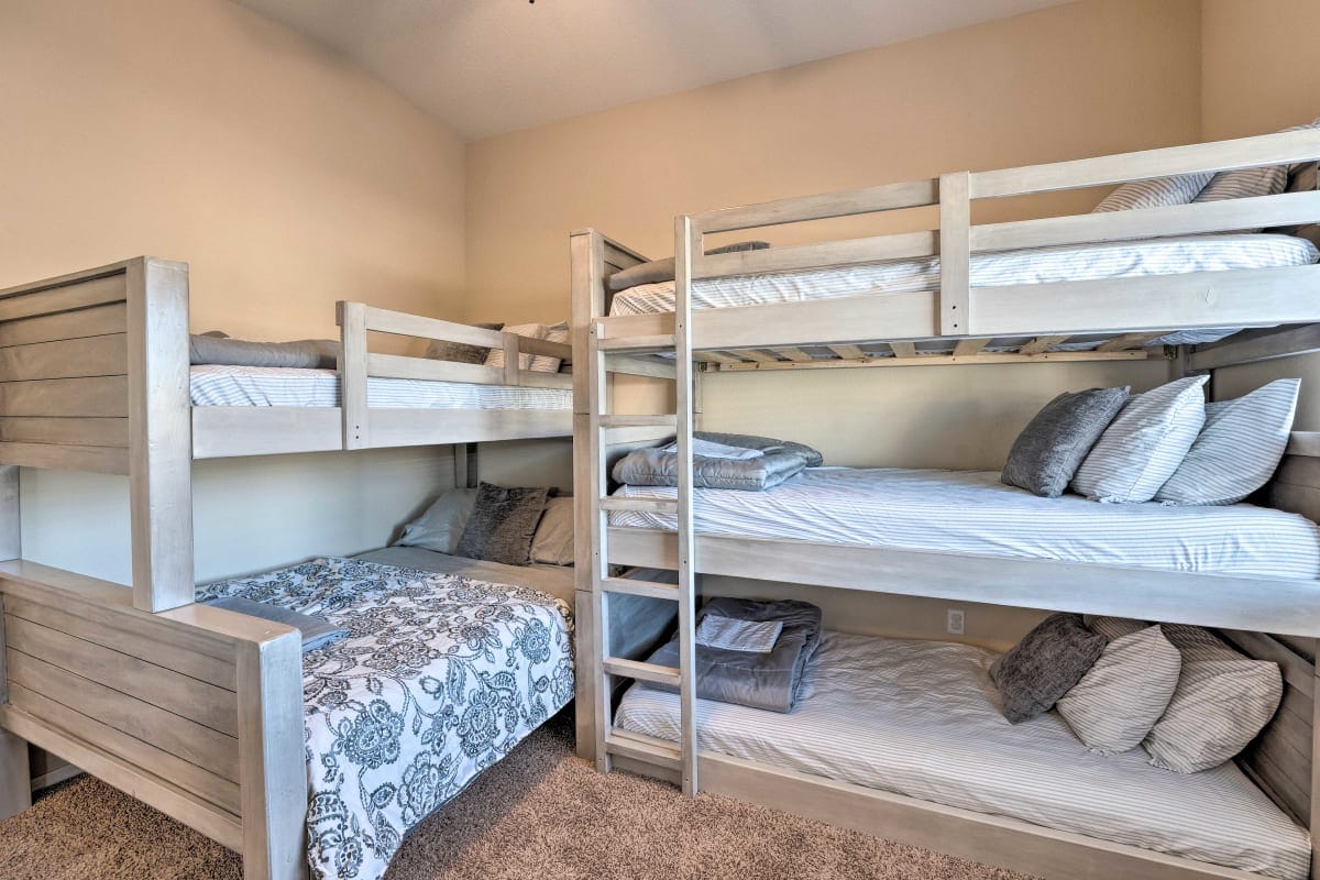 Bedroom 3 | Twin/Full Bunk Bed | Triple Twin Bunk Bed
