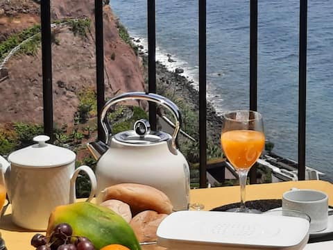 Popular Airbnb listing: Zeza´s Sky in Calheta