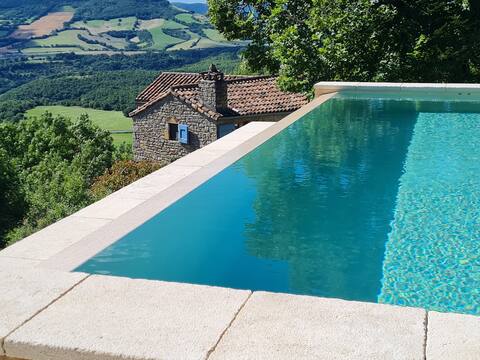 La Saisonneraie*Spa*Pool*near Millau