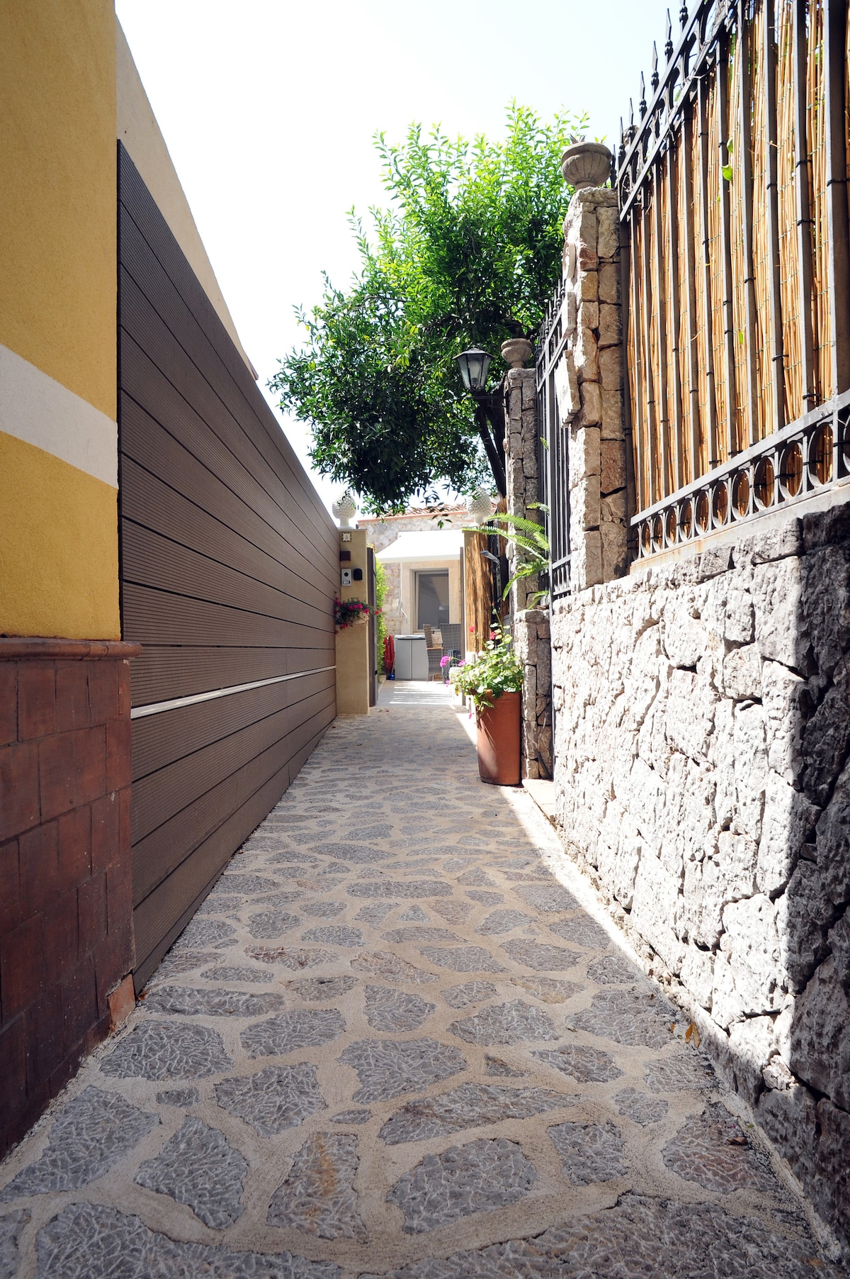 Casa Iride — view 2
