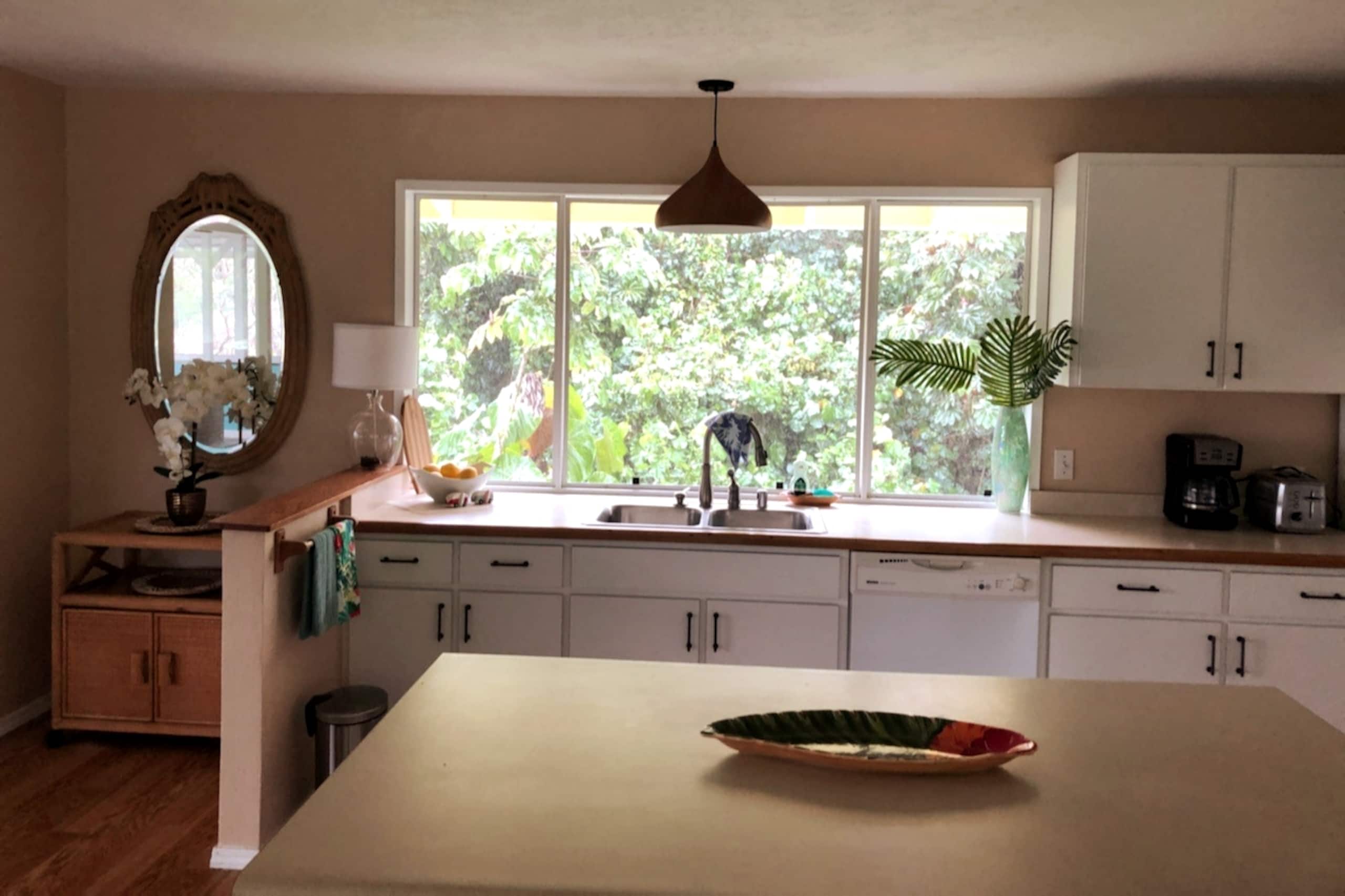 Home in Pahoa · ★4.96 · 2 bedrooms · 2 beds · 1 private bath - Image 3