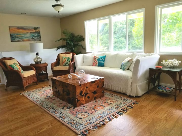 Tropical Paradise 2-bedroom Home Near The Ocean - Pāhoa, HI