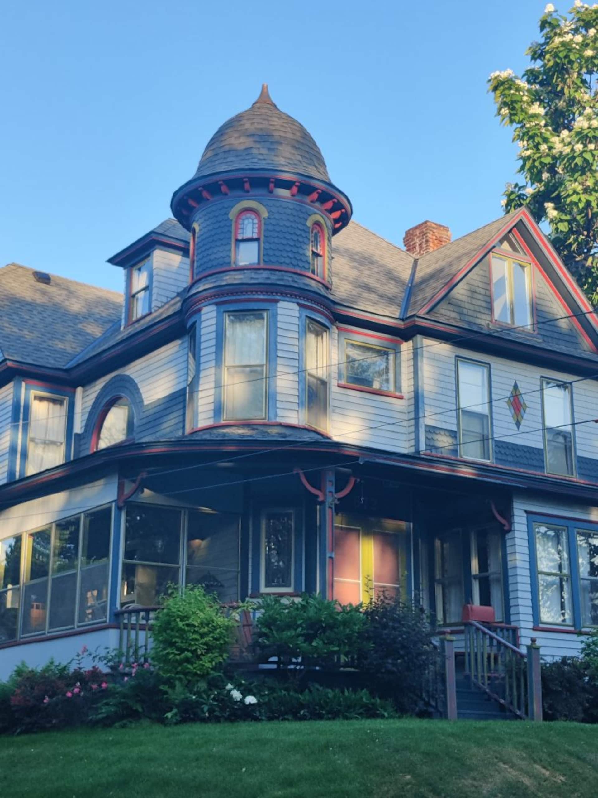 Historical Victorian in Swede Hollow